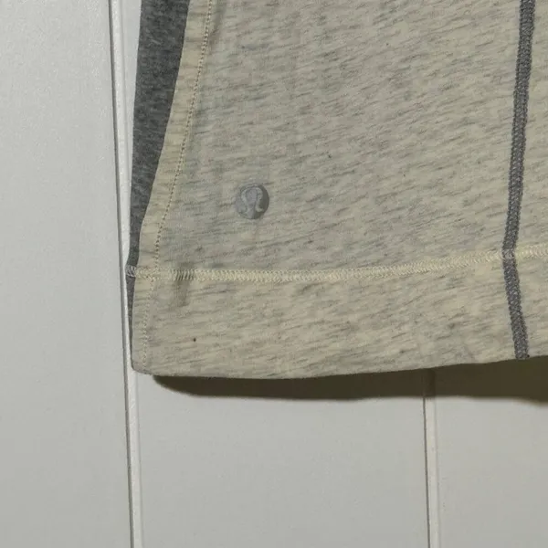 Lululemon Pima Cotton T Shirt Heather Grey Short Sleeve Athletic Size 2 - Image 7