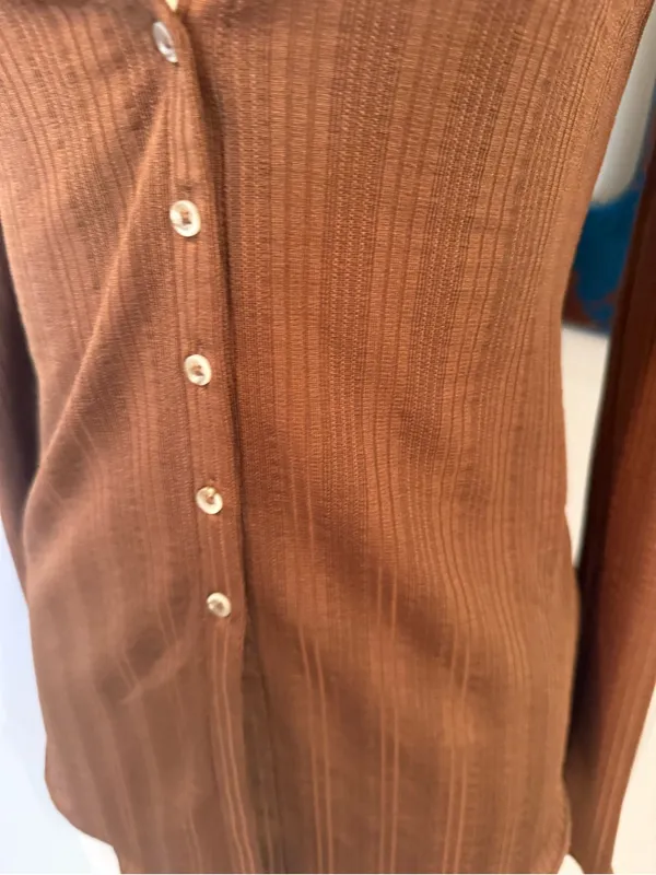 Urban Outfitters Brown Ribbed Ruffle-Trim Button Down Top Sz S NWT - Image 4