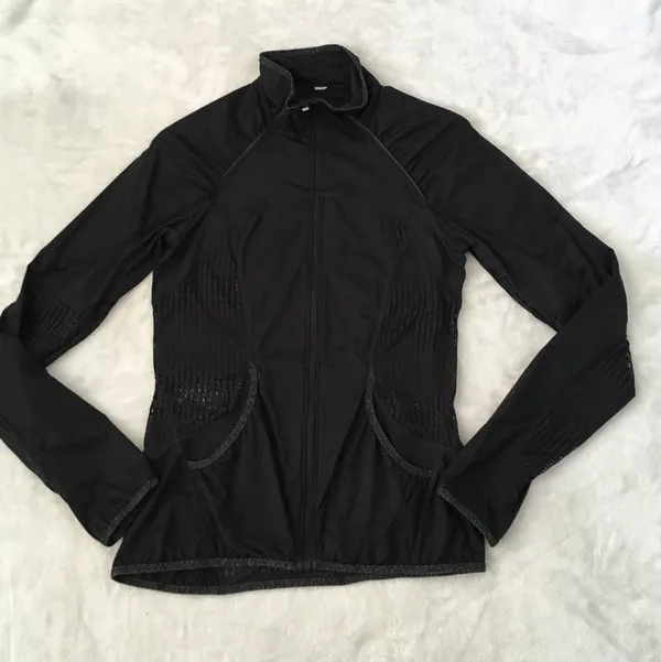 Lululemon Mesh Back Full Zip Women’s Black Jacket Size 4 - Image 5