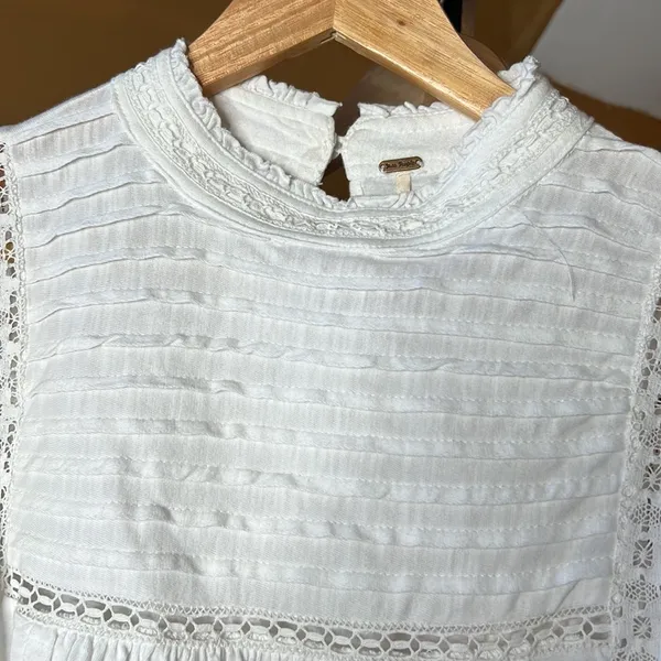Free People Le Femme Tee White Lace Pleated Cotton Boho Blouse Size XS - Image 7