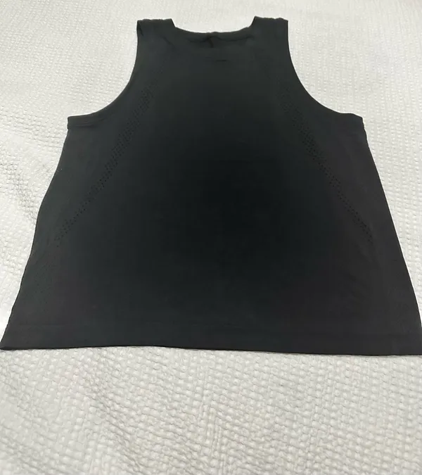 Lululemon black sleeveless tank size 6 - Image 5