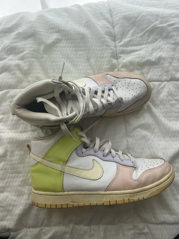 Nike Jordans woman’s 9.5 - Image 2