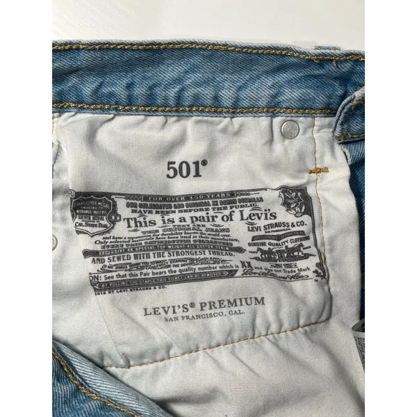 Levis Premium 501‎ Original Shorts Light Wash Distressed Cut Off W27 56327-0086 - Image 5