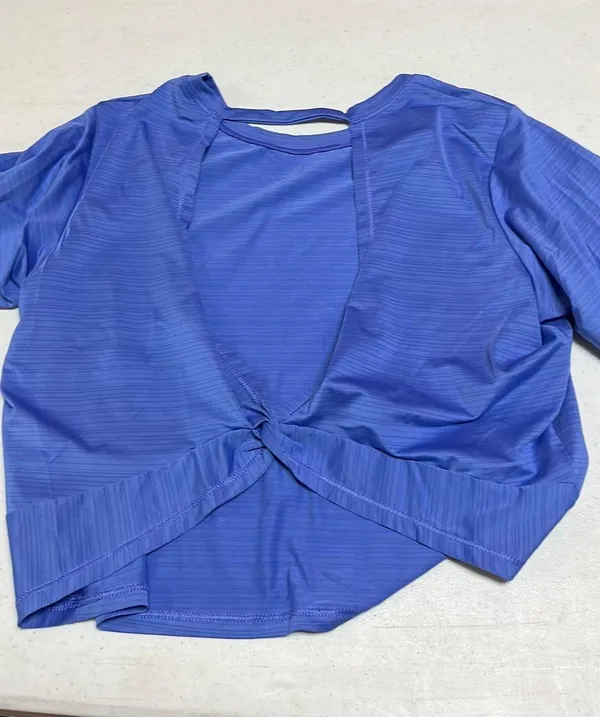 Fabletics Cropped Top Athletic - Image 3