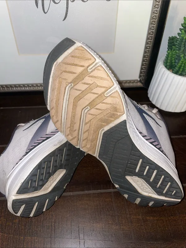 Brooks Launch GTS 8 Women's Running Sneakers Gray & Pink Size 9 - Image 12