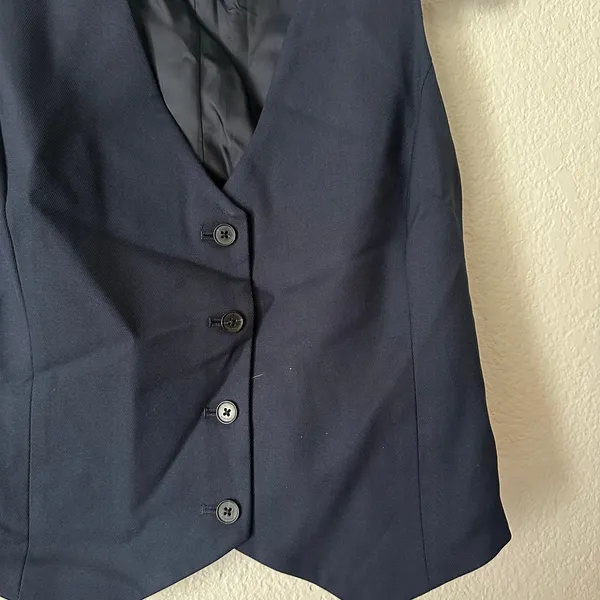 Babaton Aritzia Deniro Button Up Crepe Vest Navy Size 8 - Image 6