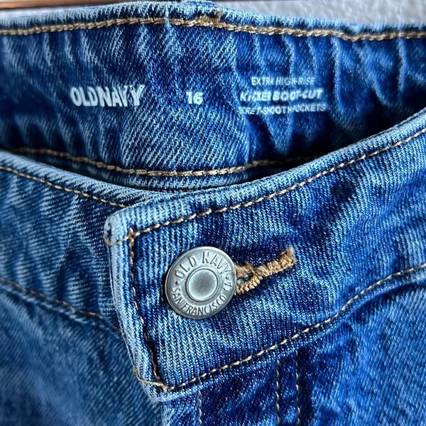 Old Navy Extra High-Rise Kicker Boot-Cut Denim Jeans 16 - Image 4