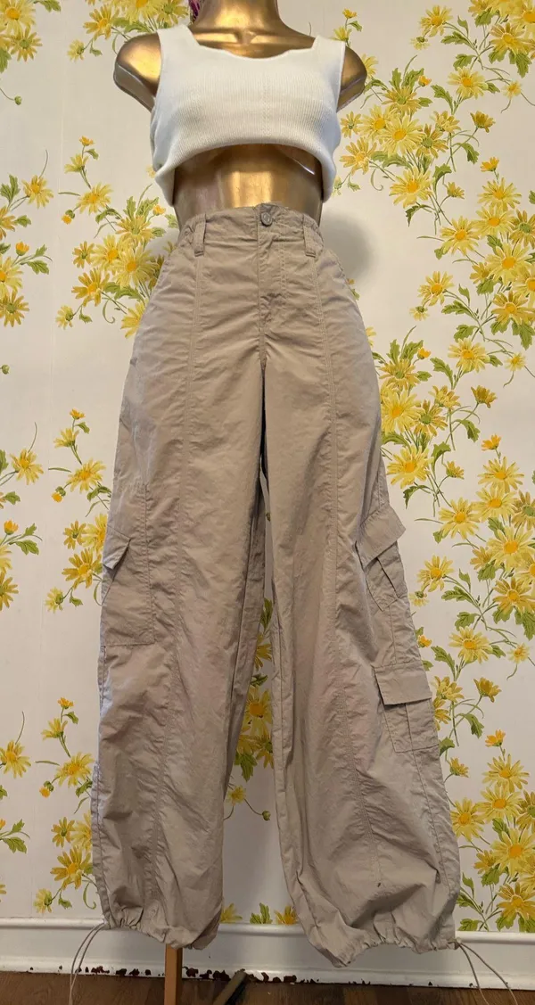 Miss Love Parachute cargo pants in beige size M - Image 14
