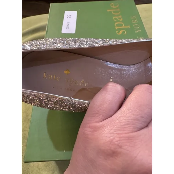 Kate Spade Dolores Silver‎ Gold Glitter Block Heel Pumps Women Size 6 Display - Image 8