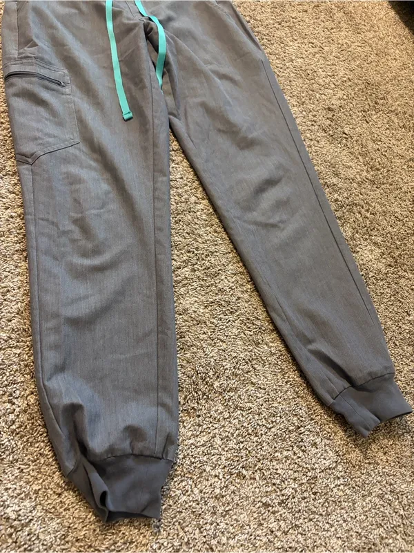 Figs‎ Graphite Gray Women's Zamora Jogger Scrub Pants Small - Image 3