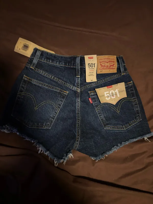 Levi's Women 501 shorts size (24) or size 2 high rise - Image 4