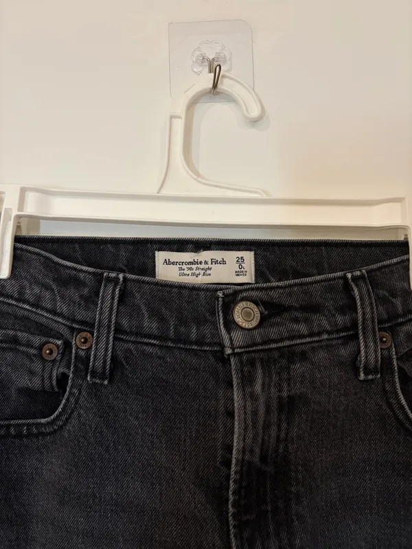 Abercrombie & Fitch Black Jeans High Rise - Image 2