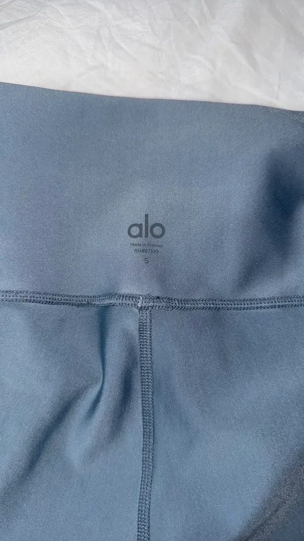 Alo Yoga Airlift High Rise Gray Ankle Length Leggings Gym Workout Women’s Small - Image 8