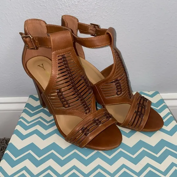 🤩4/$15🥳 brown heels Size 8.5 - Image 2