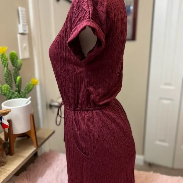 Universal Thread Maroon Textured Short Sleeve Romper Women’s XS Red - Image 2