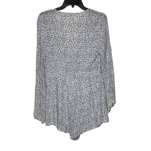 Altar'd State Tunic Top Size Medium Gray Cream Pattern Front Tie Lined‎ Womens - Image 9