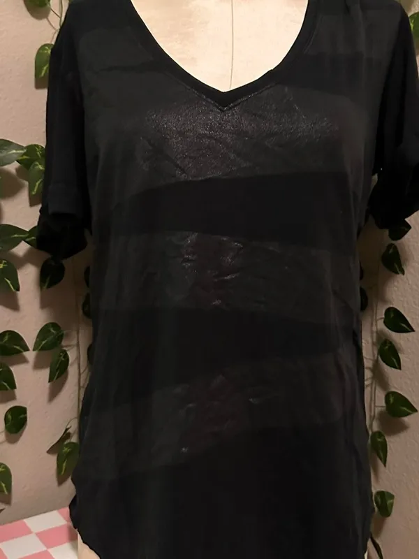 Lululemon vneck shirt black goth witchy fall casual preppy quiet luxury - Image 2