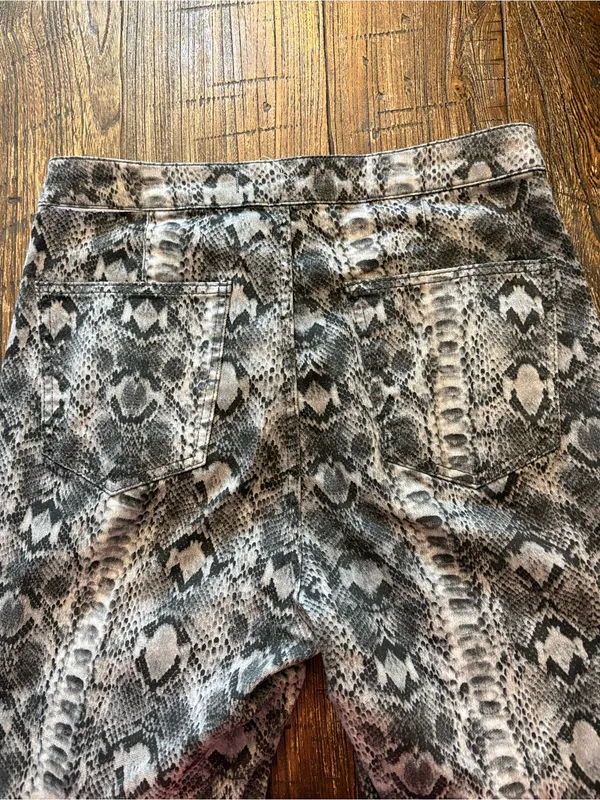 Free People Just Float On Flare Jeans Womens 31 Grey Snake Print Excellent Flare - Image 10