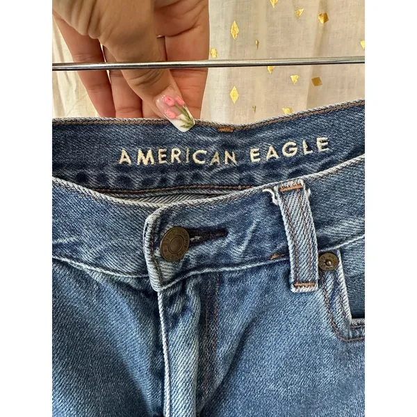 American Eagle 100% Cotton Medium Wash Cuff Mom Denim Jeans Shorts 10 - Image 3