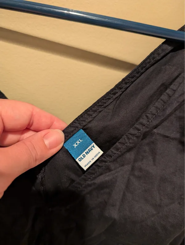 Old Navy V-neck Tank Top - Image 3