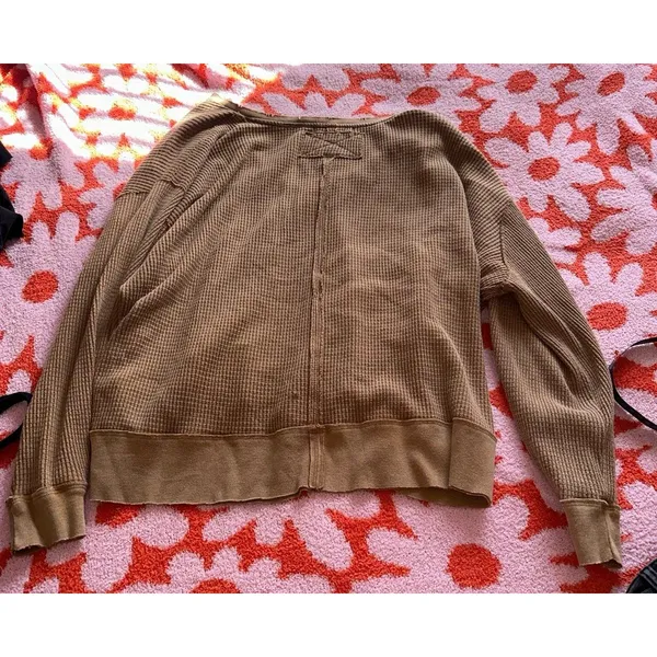 Free People We the free tan sweater - Image 5