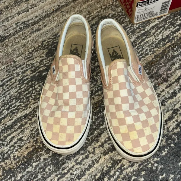 Vans Pink and White Slip-On Sneakers with Checkered Pattern - Image 2