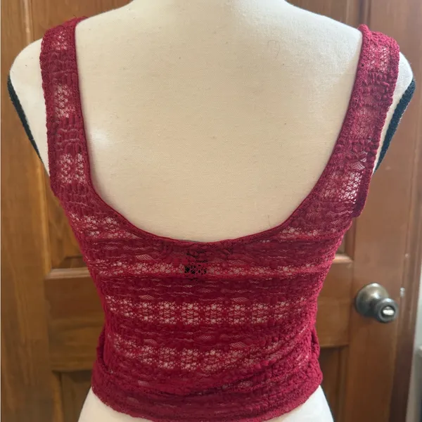 Forever 21 | Burgundy Lace Crochet Scoop Tank size small - Image 5