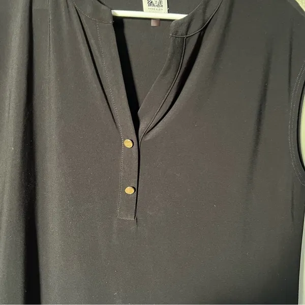 Anne Klein Women's‎ Size Medium Popover Blouse Black Cap Sleeve 2 Button Stretch - Image 6