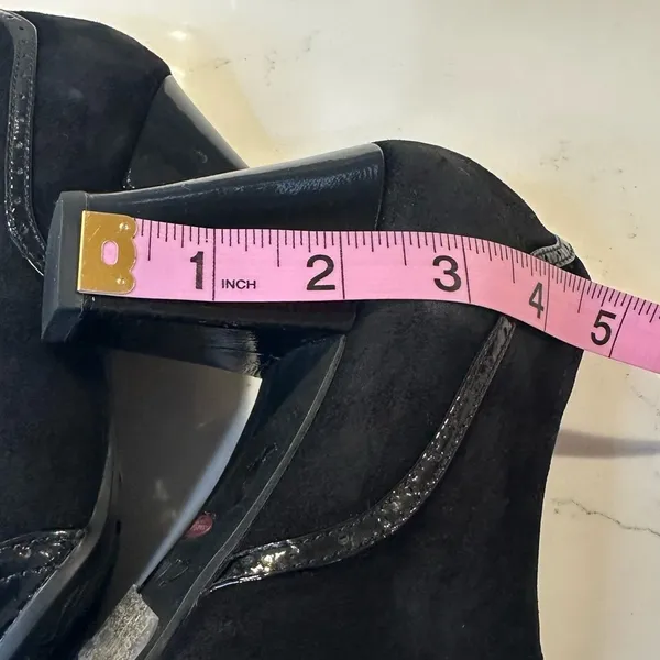 Clarks Artisan Black Suede and Patent Leather Heeled Shoes Classic Size 8 - Image 4