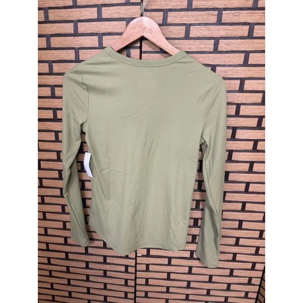 No‎ boundaries Green Ribbed Long Sleeve Tee Size Medium - Image 2