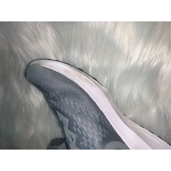 Nike running sneakers size 8  zoom windflow 6 gray - Image 6