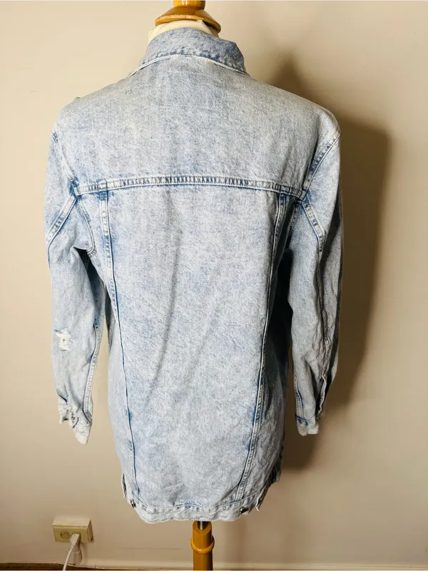 H&M Acid Wash Long Line Oversized Denim Jacket - Image 4