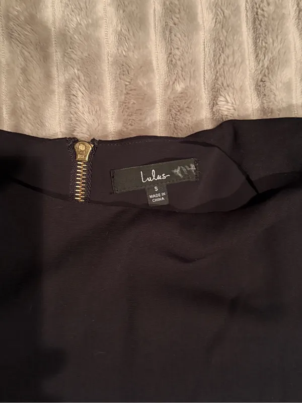 Lulu's Black Short Sleeve Shift Dress with‎ Gold Zipper - Image 3