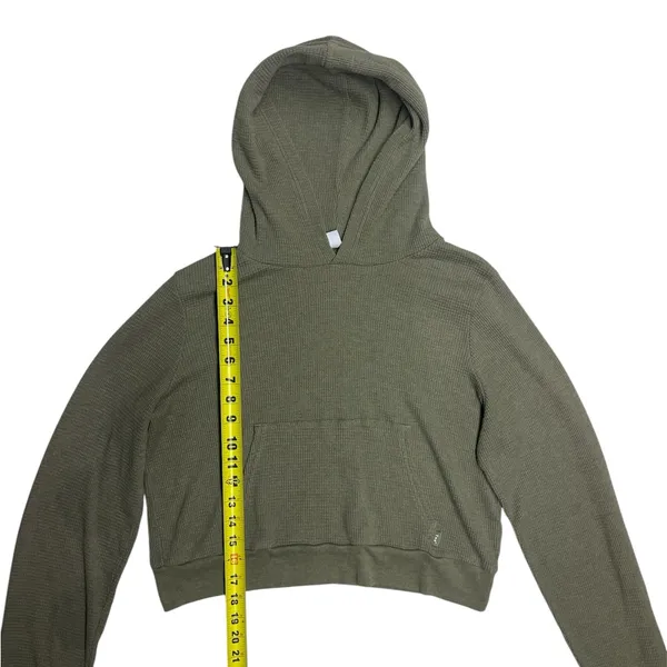 Aritzia TNA Olive Green Women's Knit Waffle Hoodie Size Large - Image 4