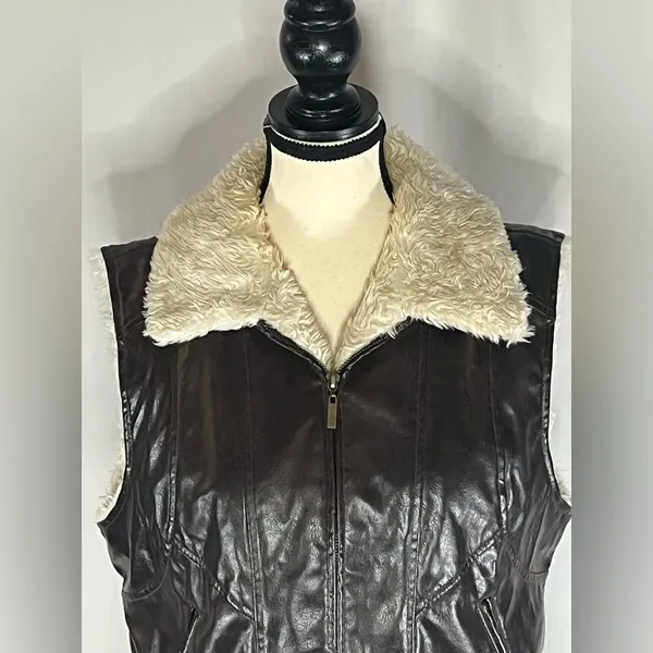 Maurices Medium Y2k Penny Lane Retro Faux Leather Brown Zip Up Vest - Image 3