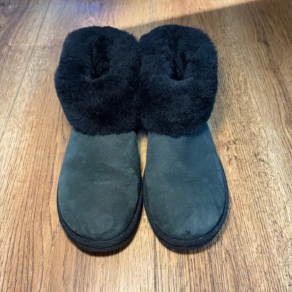 UGG Classic Mini Fluff Black Suede Sheepskin‎ Ankle Boots Womens 8 Cozy Winter - Image 2