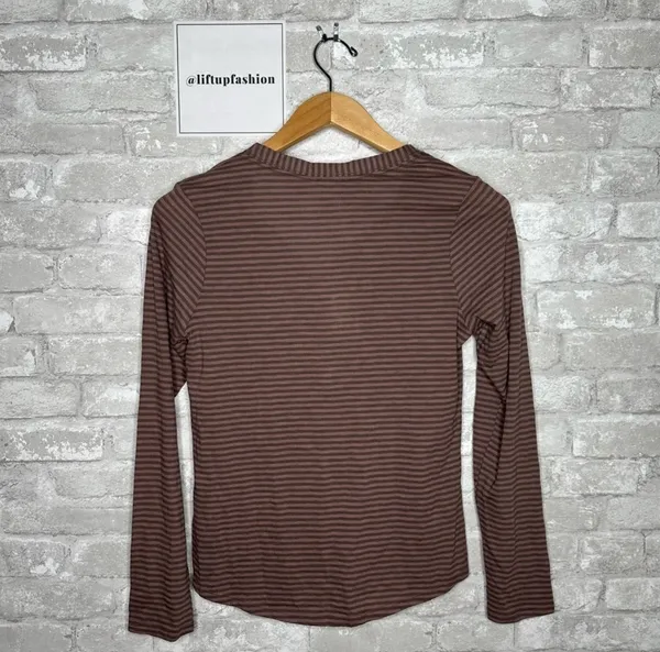 Women's Mainstay Henley Long Sleeve Shirt NWT Size XS (Stripe Brown) - Image 3