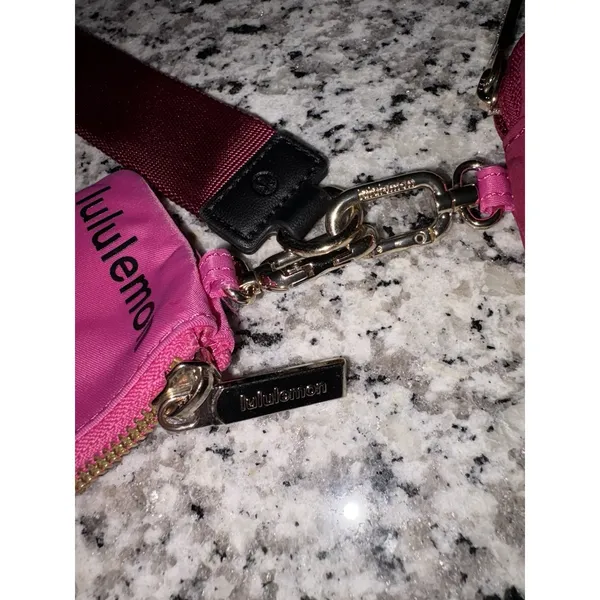Lululemon Dual Pouch Wristlet Sonic Pink Great Condition - Image 4