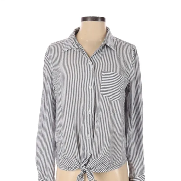 Vince Camuto size small striped tie front top - Image 2