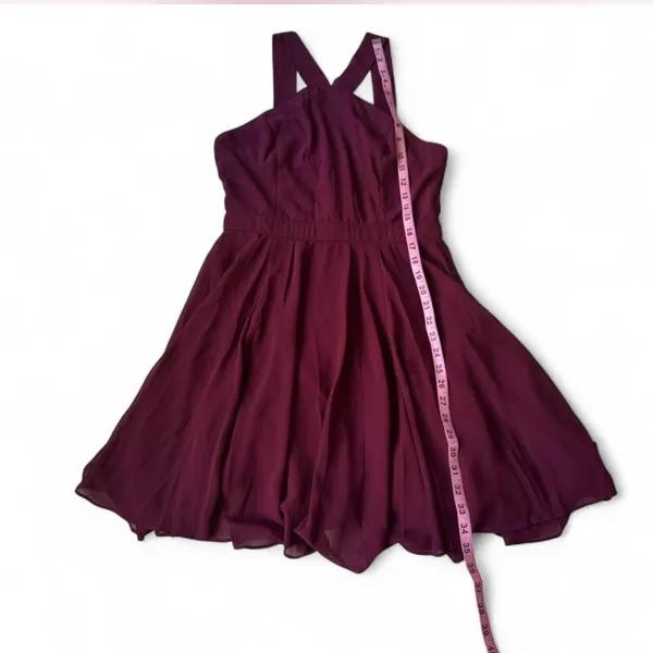 Lulus Burgandy halter neck dress with flowy skirt - Image 4
