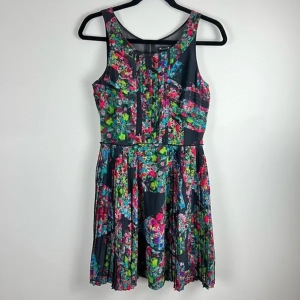 Broadway & Broome Silk Floral Pleated Mini Dress Size 0 - Image 15