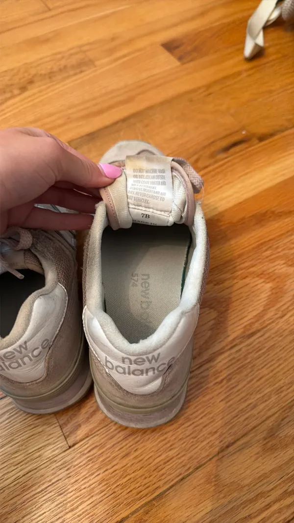 Light Pink New Balance Shoes - Image 2