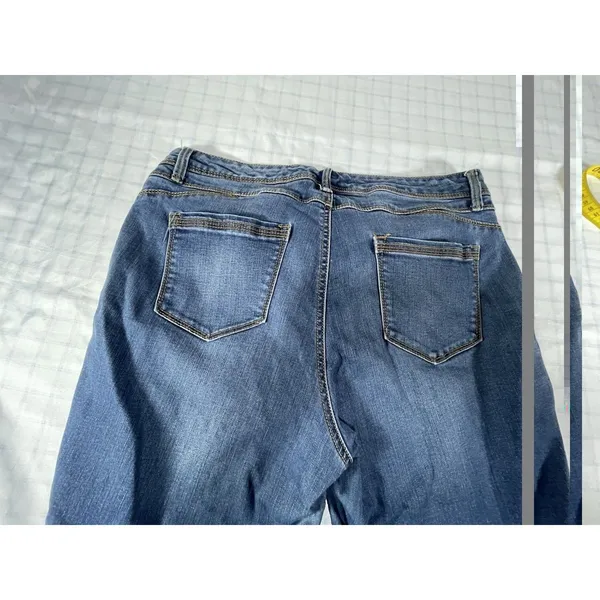 Bandolino Embroidered Skinny Jeans Women’s Size 12 Medium Wash Frayed Cuff Boho - Image 11
