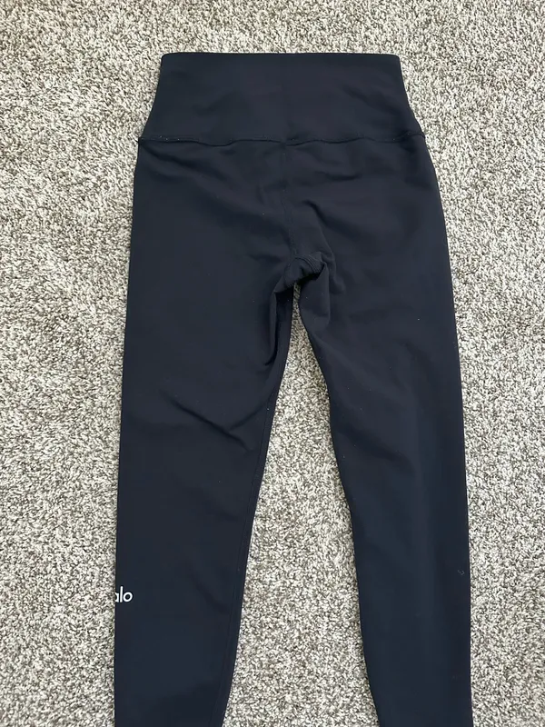 Alo Yoga Leggings - Image 2