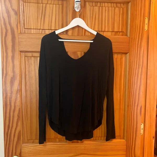 GAP Luxe Size Medium Black Open-Back Long-Sleeve Shirt - Image 3