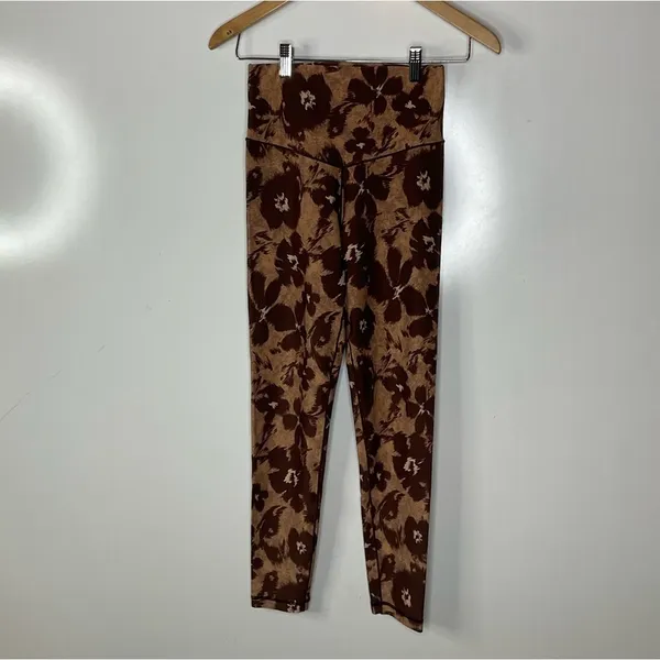 Aerie Offline Brown Floral Leggings Size‎ Medium - Image 2