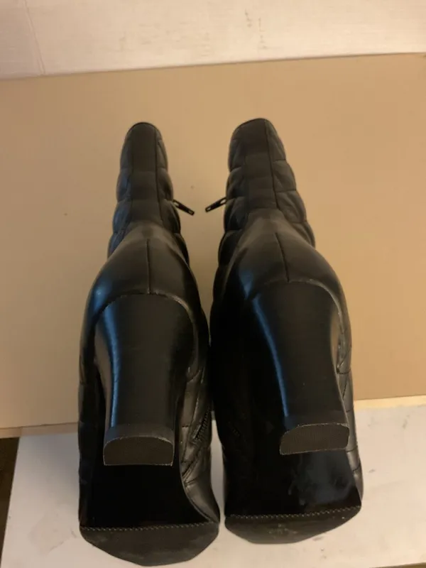 David Tate women Black Quilted leather Heeled Ankle Boots size 6.5 - Image 6
