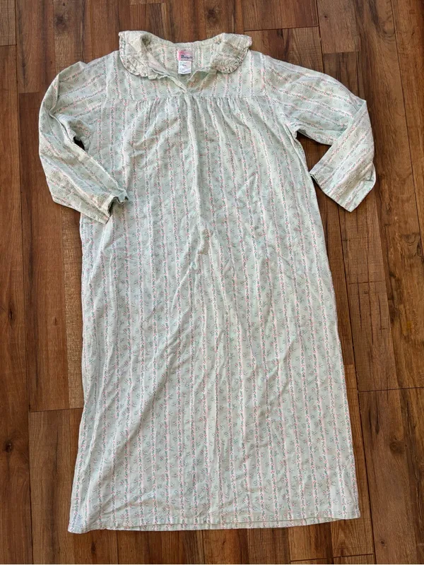 Vintage Cottagecore Floral Nightgown / Sleep Dress | 100% Cotton - Image 5