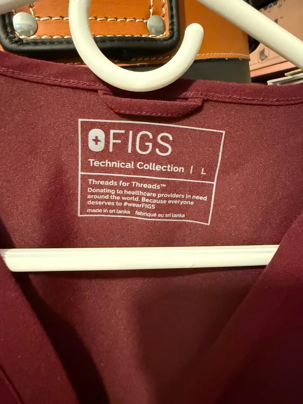 FIGS Catarina Top - Image 3