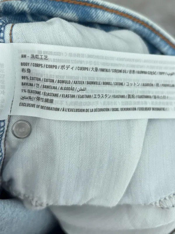 Abercrombie & Fitch the ‘90s Relaxed Jean High Rise Light Wash Crossover Waist - Image 7